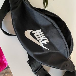 nike fanny pack